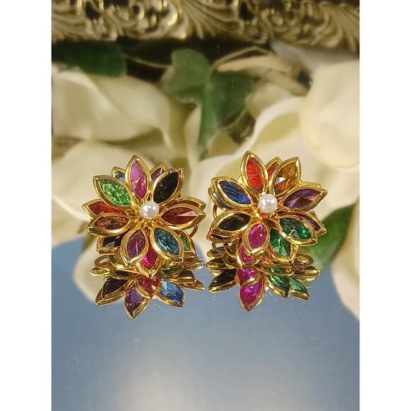 Vintage Earrings Clip On Multicolor Stones Floral Design Red Green Blue Pink Fun - Picture 5 of 5